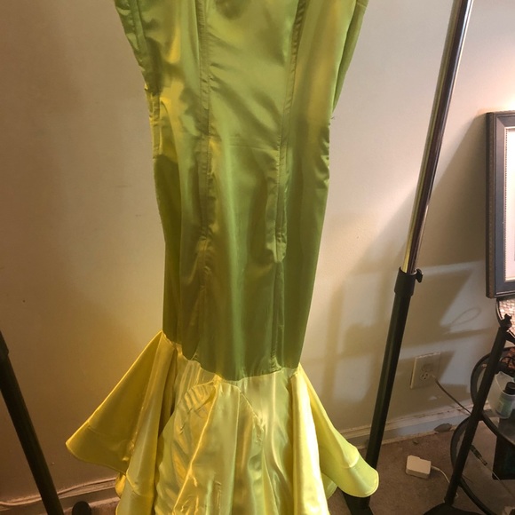 Lime green couture gown - Picture 3 of 5
